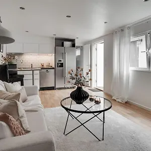 Exclusive Near The Ocean In Hovas Göteborg
